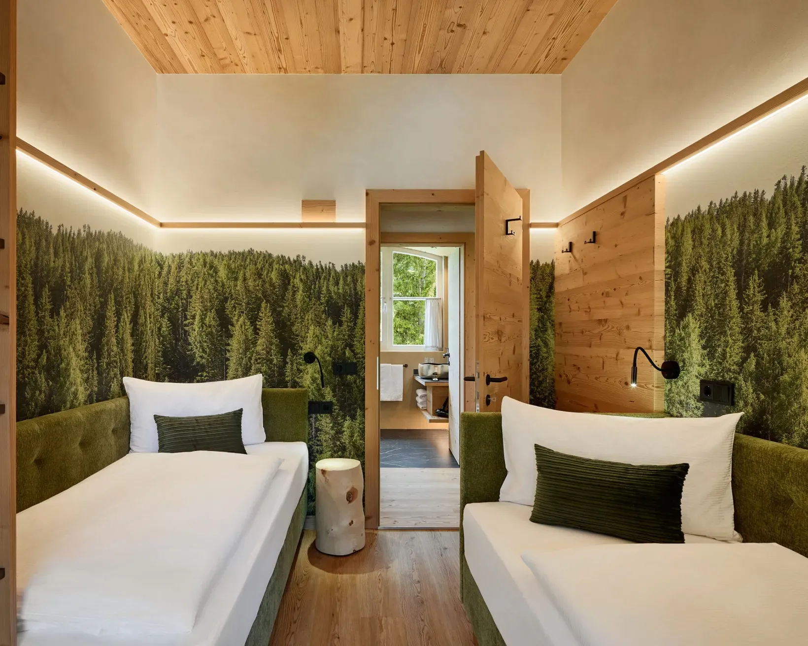 Room with single beds