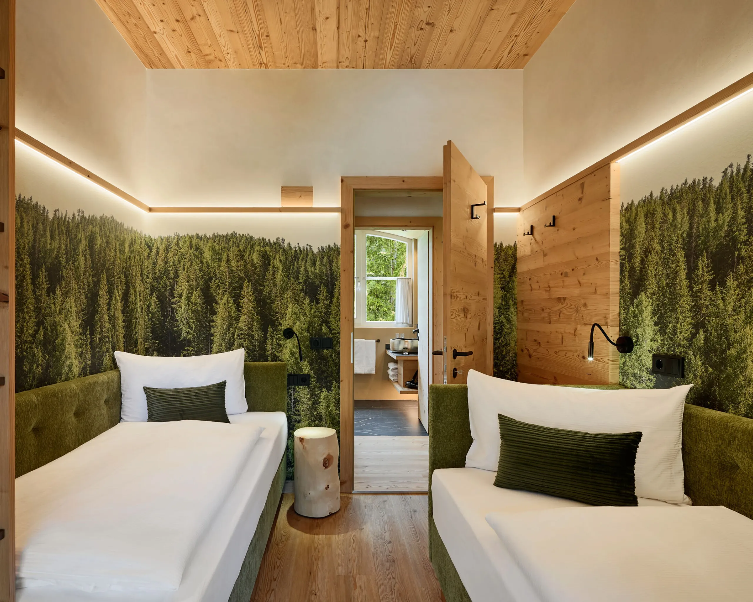 Room with single beds