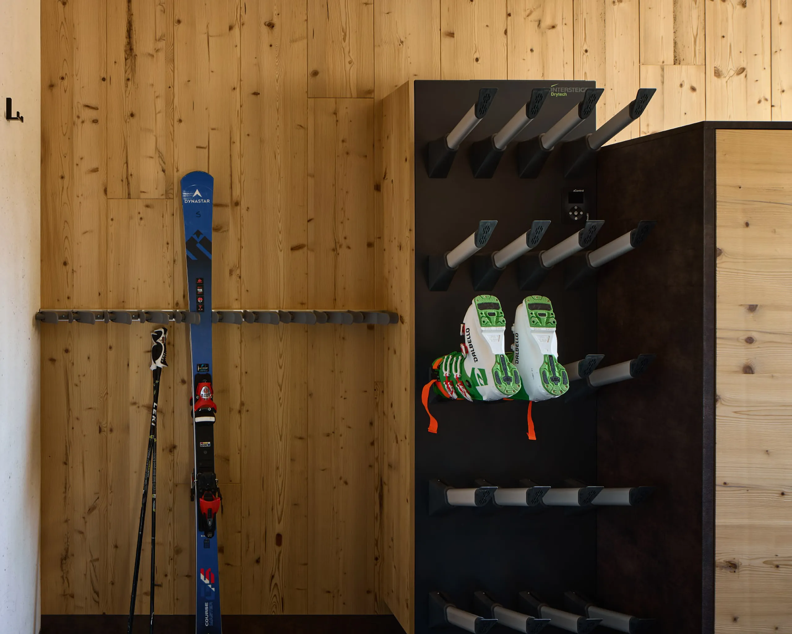 82 853 les villes 09 08 25 visciani ph